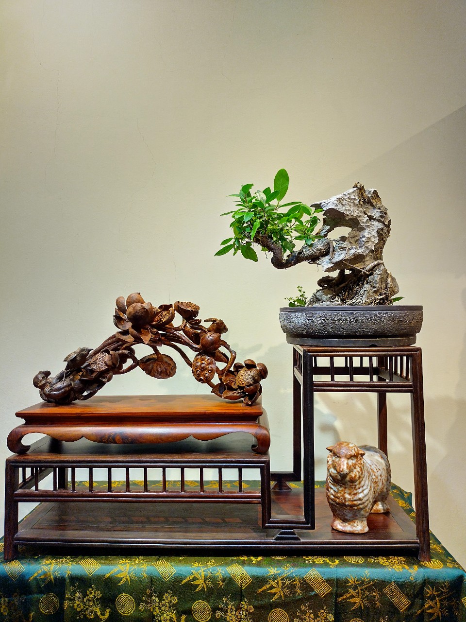 Ornamental plants, birds, lotus